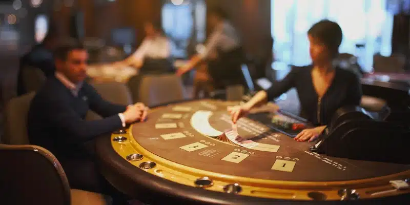 Online Blackjack vs. Tradičný Blackjack